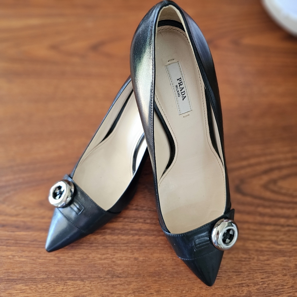PRADA Black Leather Button Heels Point Toe Sz 40.5 - Picture 12 of 16